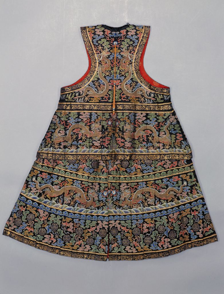 石青色彩云金龙妆花缎袷朝褂背面